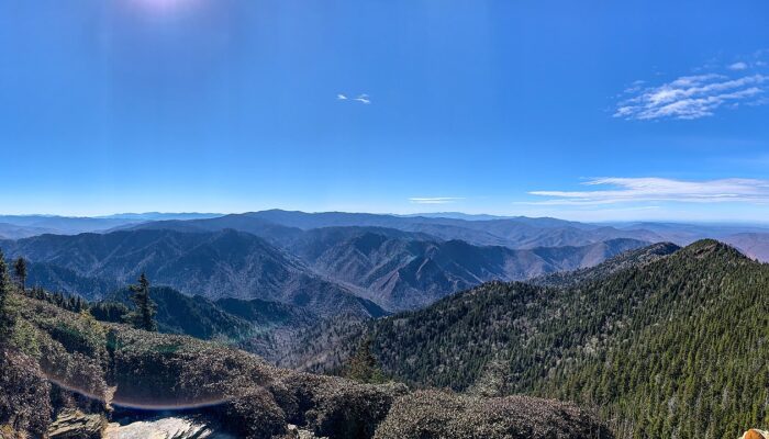 1280px-View_atop_Cliff_Tops_on_Mount_LeConte_GSMNP_TN